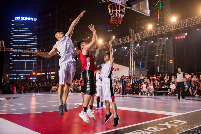 于竞争激烈 于竞争激烈