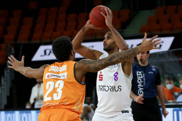 儿萨梦将成真！世体：若纳唐-塔拒绝拜仁邀约 今夏将免签加盟巴萨