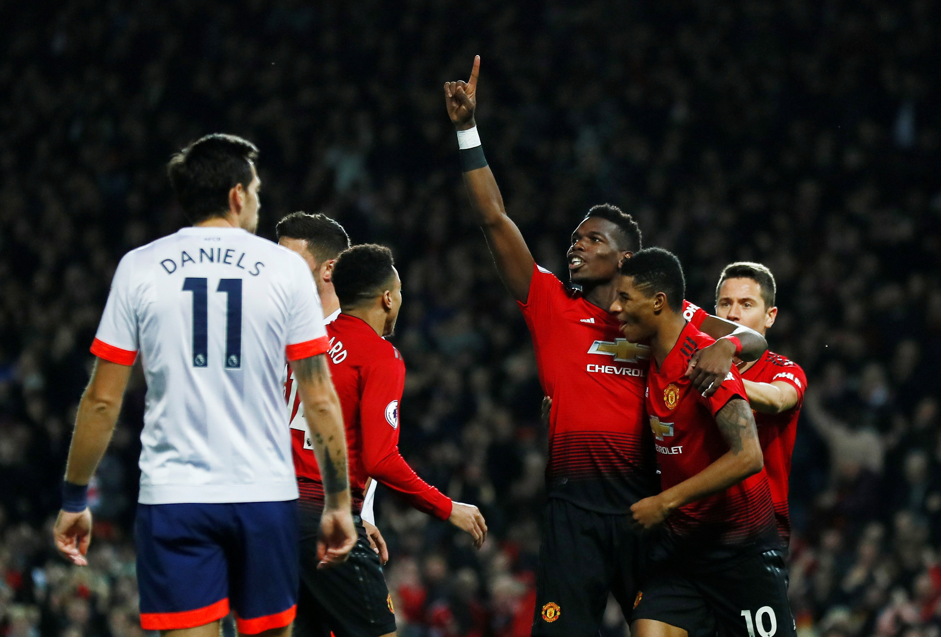 0比2！现场70588人注视下，国足输了，继续垫底…….